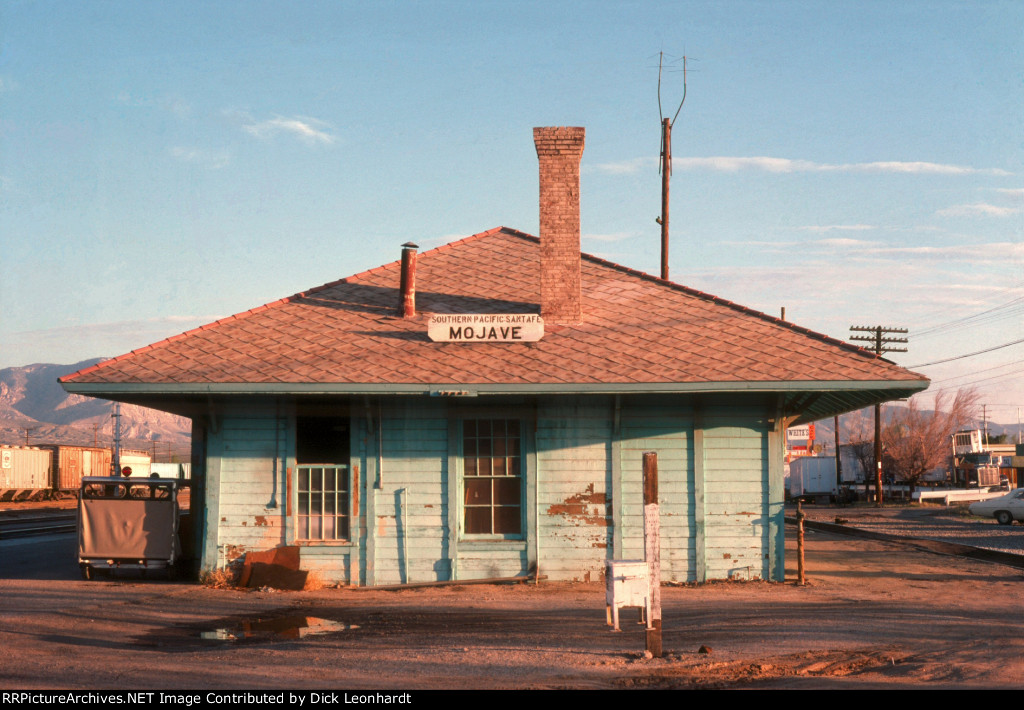 Southern Pacific - Santa Fe Station